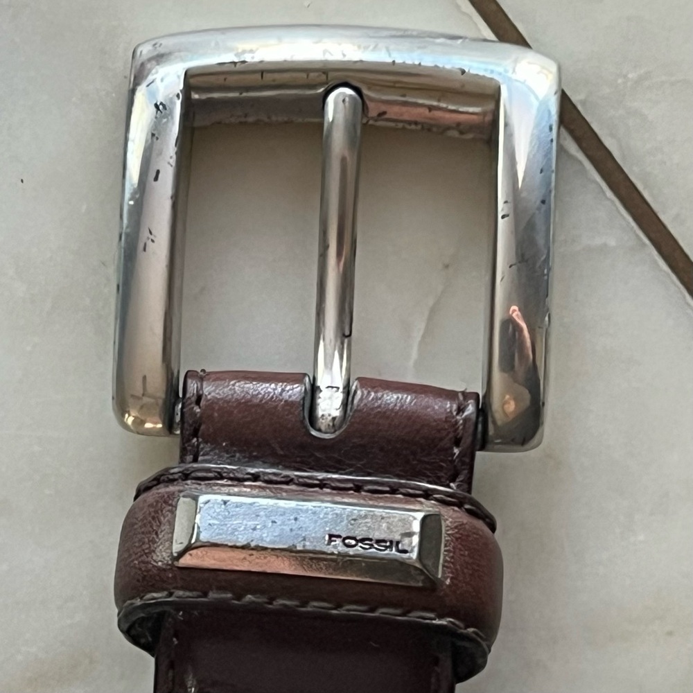 Vintage FOSSIL Genuine Leather BROWN Belt W/ Silver BUCKLE Medium (M) 29-33” - Picture 4 of 17
